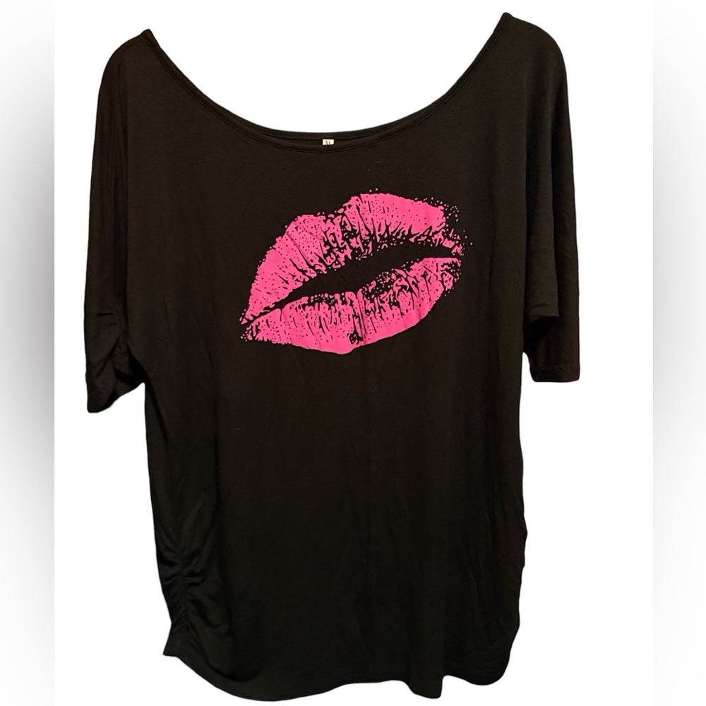 80s Shirt Oversized Sexy Neon Pink Lips. Rousched sleeves and sides